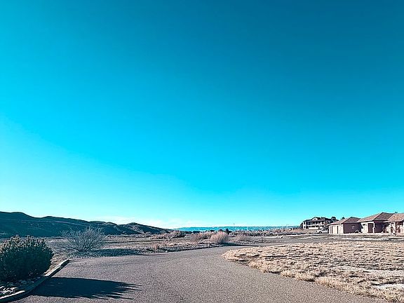 2nd image of 863 Slickrock Dr