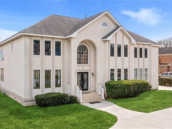 3rd image of 1207 Masters Row