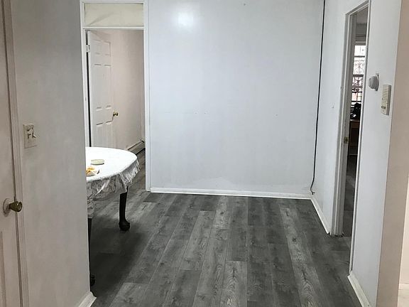 3rd image of 11037 15th Ave #1