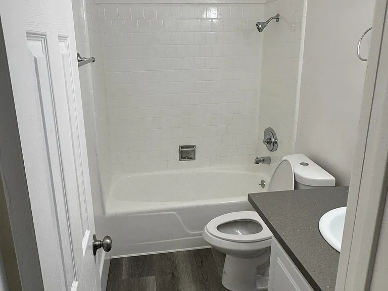 Royal Palms Apartment Complex — Photo 16