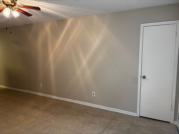 3rd image of 3009 Manor Ln APT A