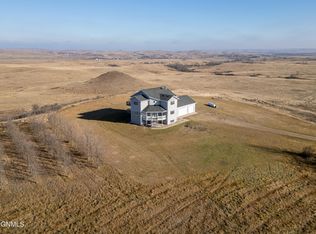 2572 Windsor Pl N, Mandan, ND 58554