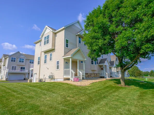 2447 Foxglove Cir #15, Hudson, WI 54016