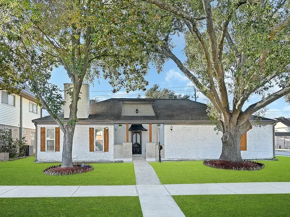10822 Bob White Dr, Houston, TX 77096