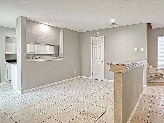 3rd image of 10252 Cottage Field Rd