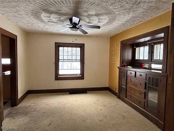 5th image of 28 W Salome Ave