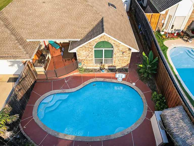 4027 Red Maple Dr — Photo 32