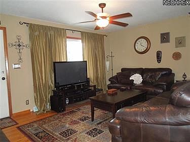 3rd image of 637 West Dr