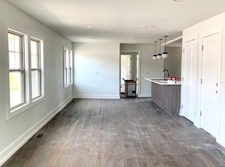 4311 Roanoke Pkwy #2, Kansas City, MO 64111