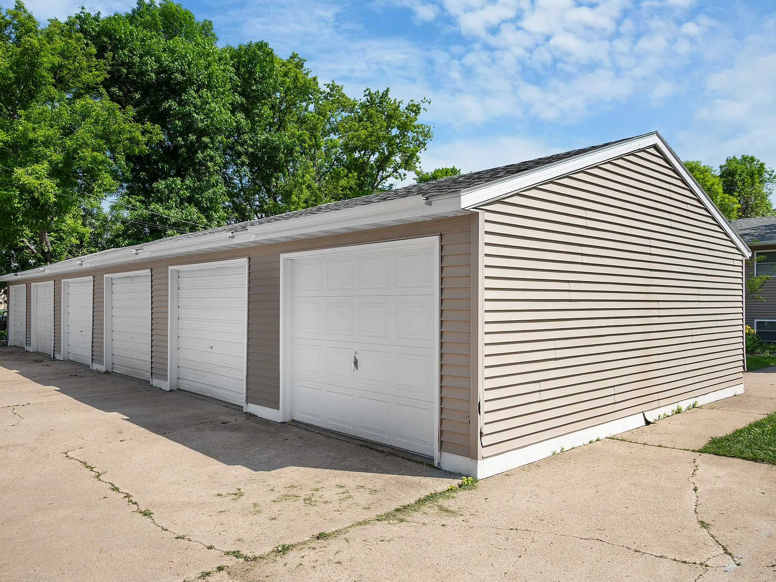 2 bed, $845 — Photo 4