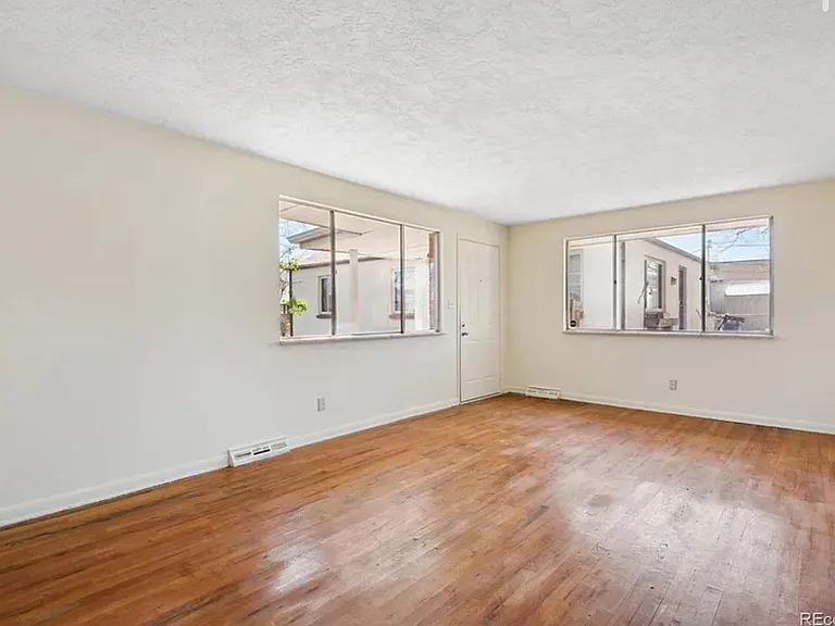 345 S Bryant St — Photo 1