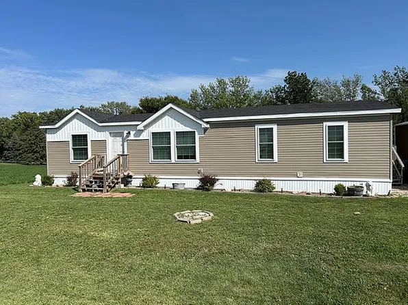374 S 4th St, Dwight, NE 68635