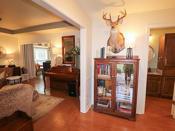 4th image of 207 Wesley Dr