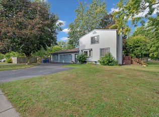 2675 Sinclair Ave, Waterford, MI