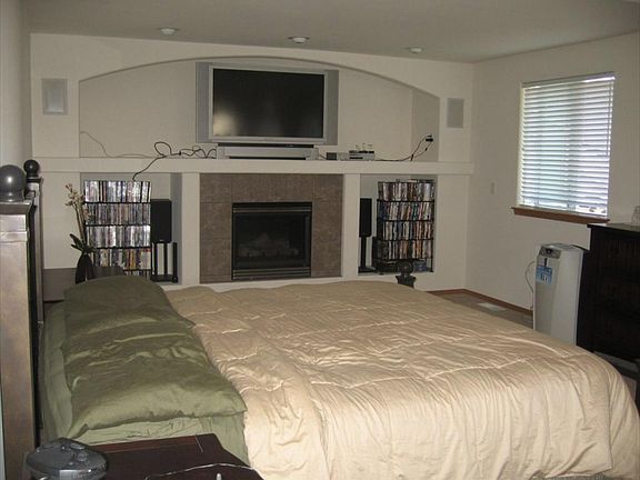 3rd image of 13926 25th Ave W