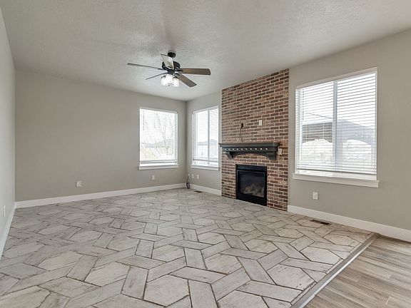 5th image of 2105 E Weeping Cherry Ln