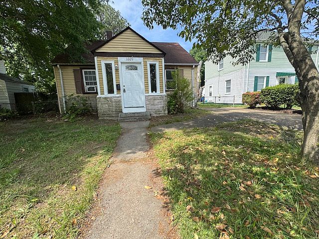 1st image of 1609 Roanoke Ave