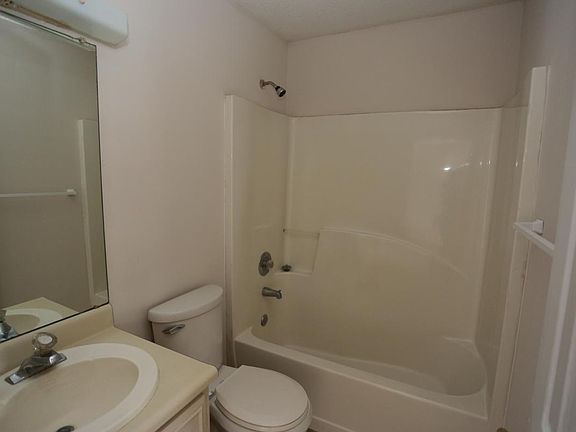 4th image of 140-88 Lanier Dr