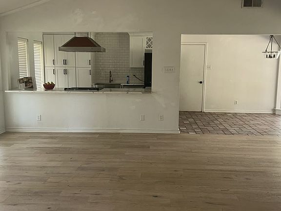 3rd image of 144 Sunset Dr