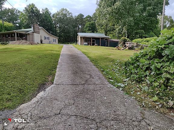 Circle driveway,front of hom
