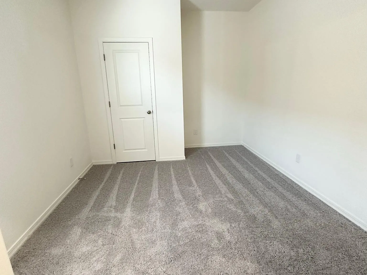 3654 S 95th Ln — Photo 4