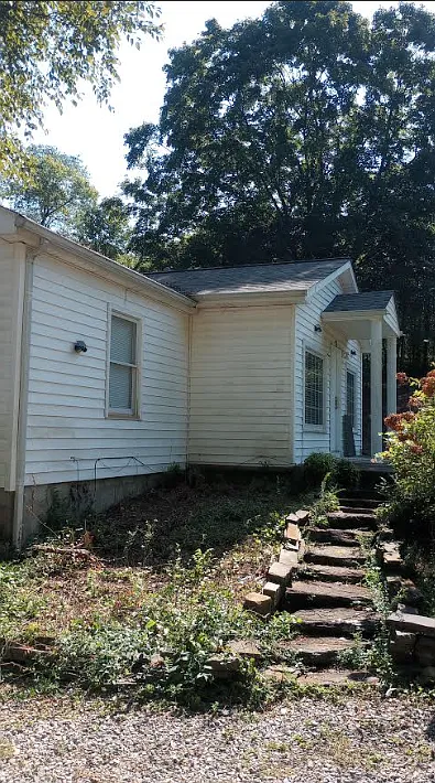2 bed, 1220 sqft, $1,600 — Photo 2
