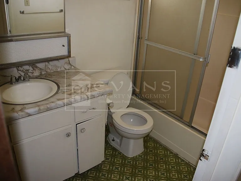 515 S Demaree St — Photo 9