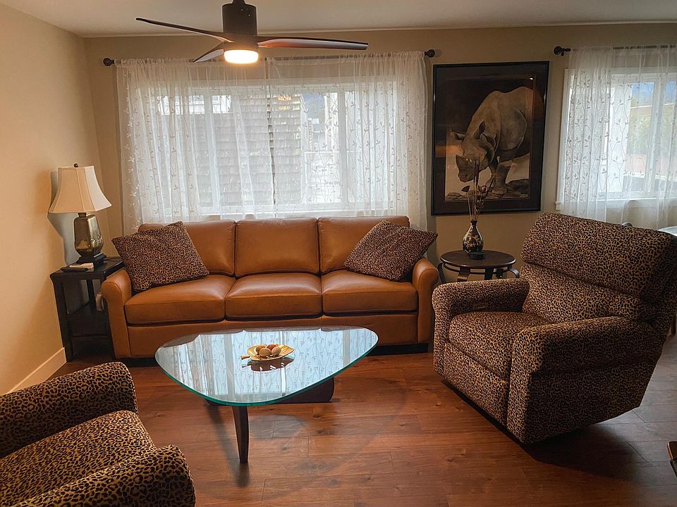 This is the couch and easy chairs that are actually in the unit. The other pictures were taken before they were delivered. I'll updated pix ASAP