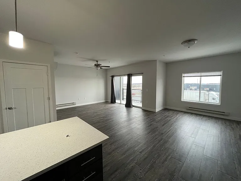 Cottage Grove Commons: Limestone — Photo 71