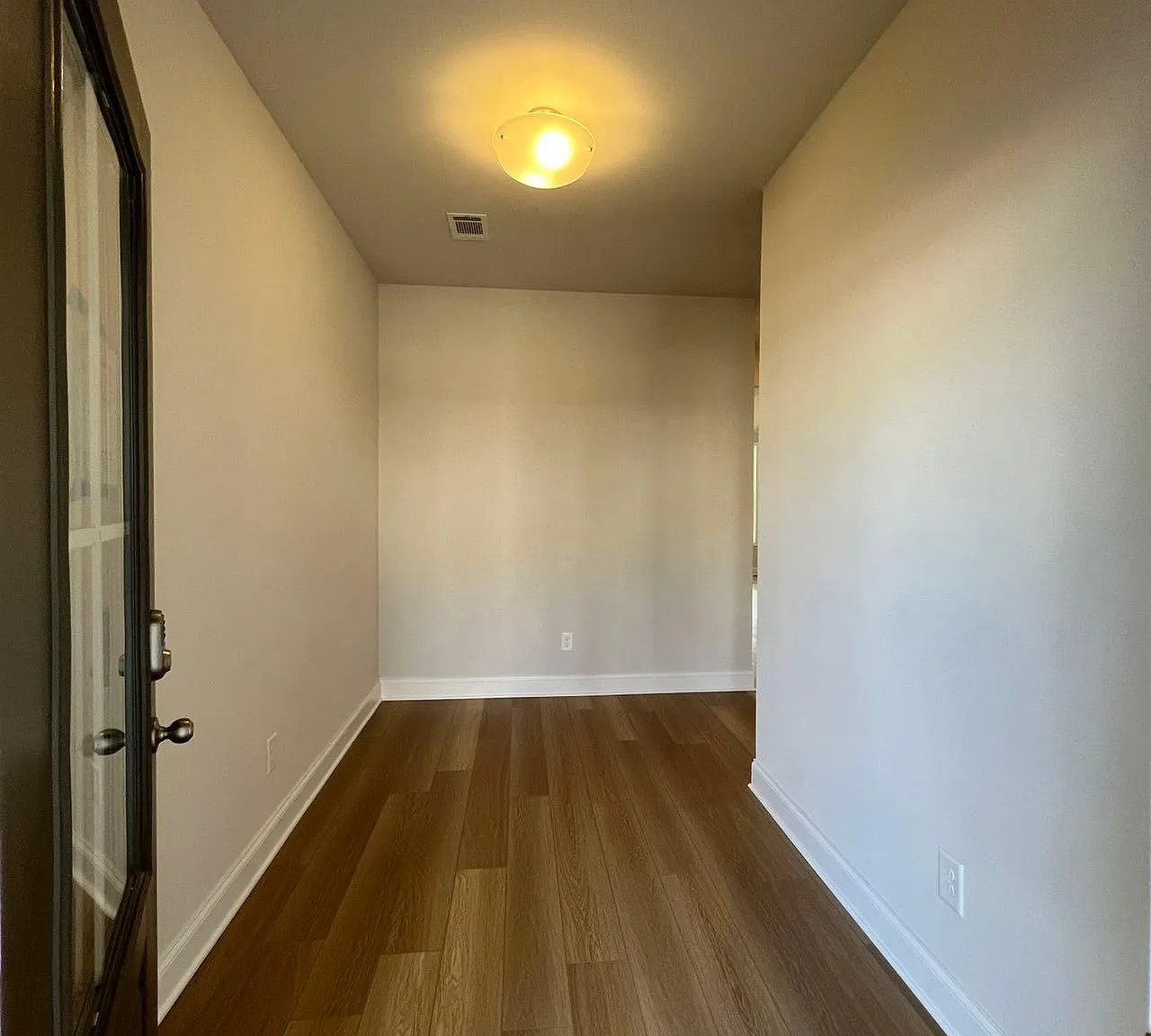 4 bed, 2.5 bath, 2370 sqft, $2,350 — Photo 2