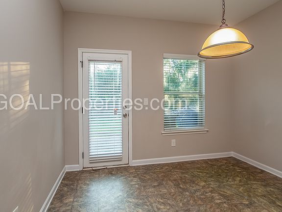 5th image of 3380 Gardenside Dr