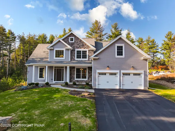 223 Canterbury Cir, Blakeslee, PA 18610