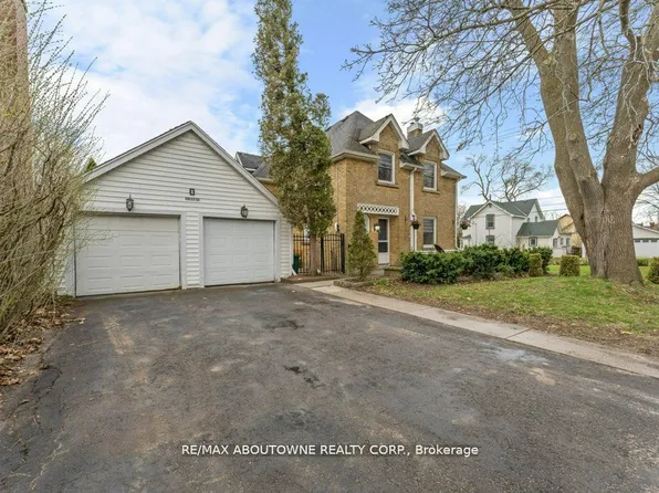 1 College St, Kingston, ON K7L 4L5