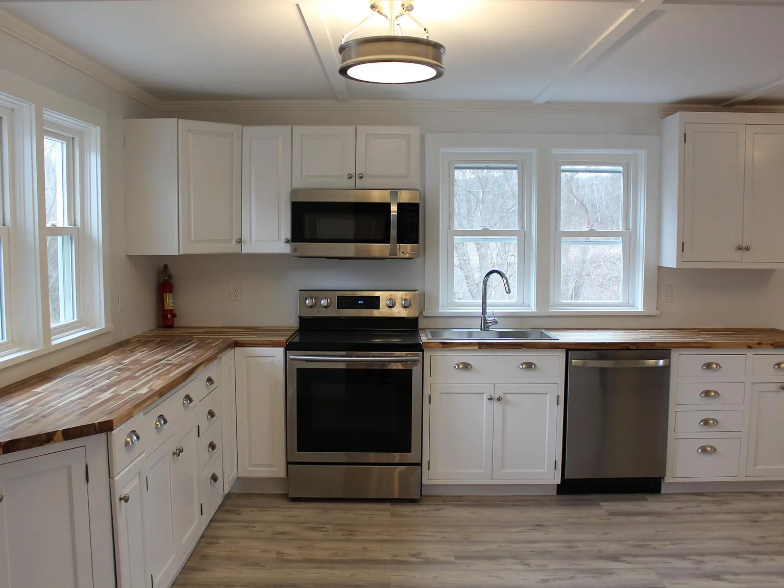 3 bed, 1372 sqft, $3,000 — Photo 3