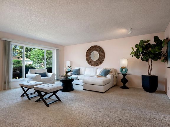 2nd image of 53 La Cumbre Cir