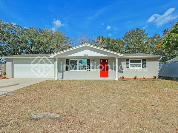 7935 Fox Hollow Dr, Port Richey, FL 34668