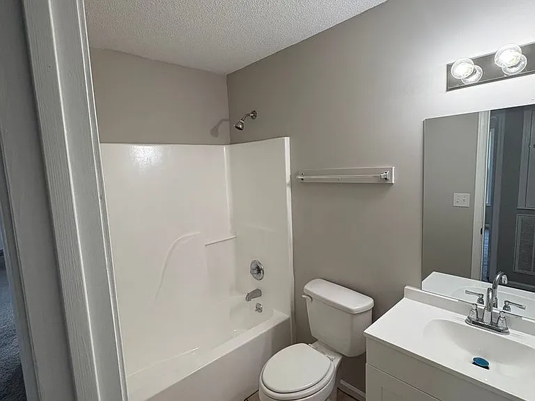 104 Bruce St — Photo 10