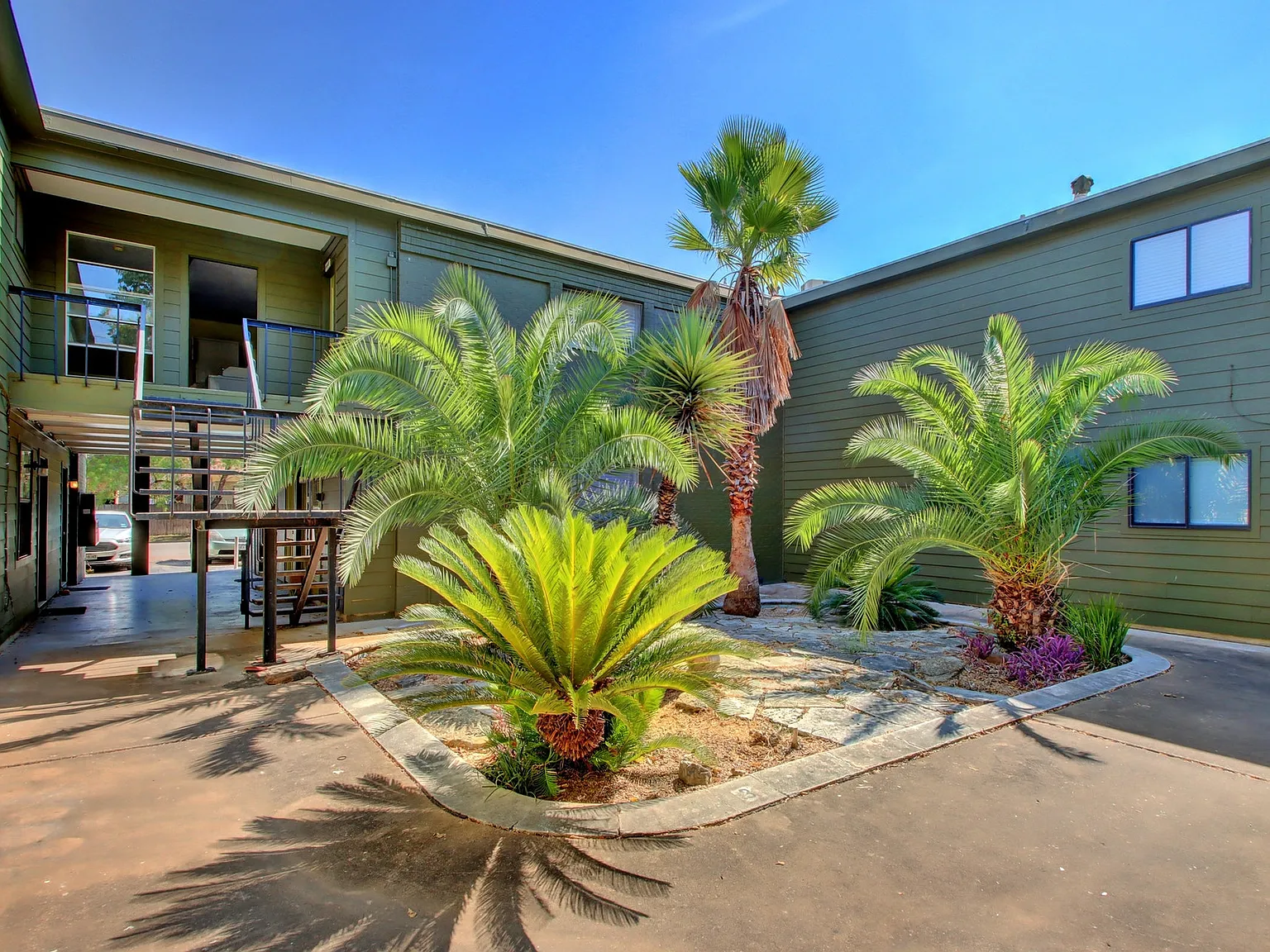 1 bed, 725 sqft, $1,050 — Photo 3