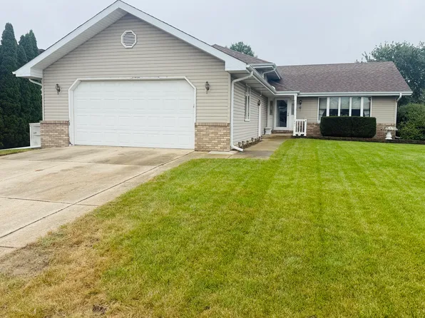 1401 Capri Ln, Dyer, IN 46311