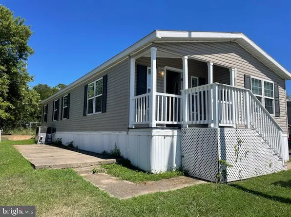 4 Prince William Cir, Dumfries, VA 22026