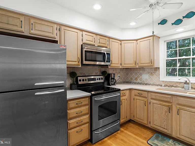41 Queen Catherine Ct #A — Photo 15