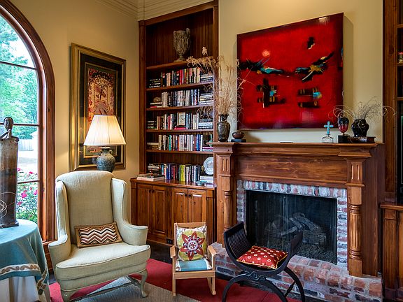 5th image of 1046 Winterberry Ln