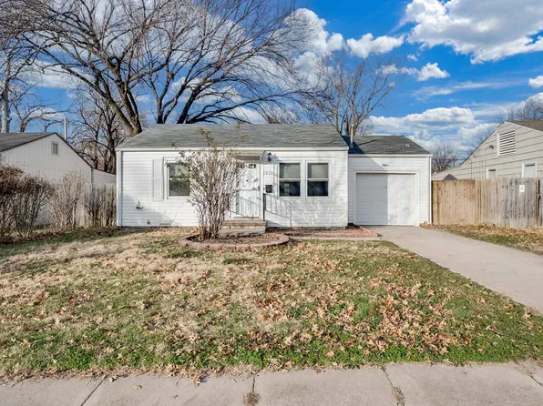 1033 S Waverly Rd, Wichita, KS 67218
