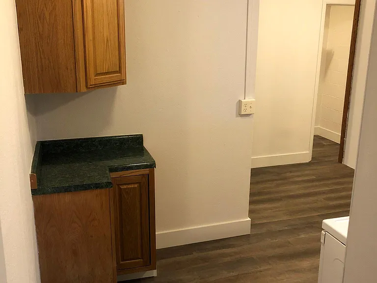 337 N Wycoff Ave — Photo 3