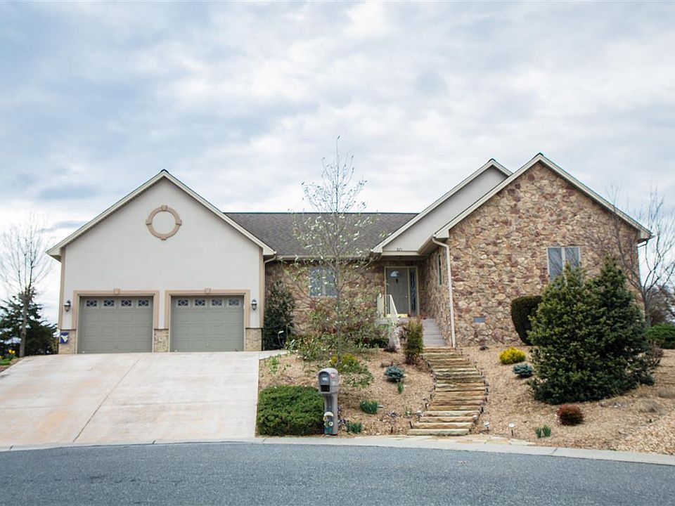 1st image of 271 Bush Dr