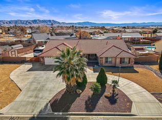 20363 Majestic Dr, Apple Valley, CA 92308