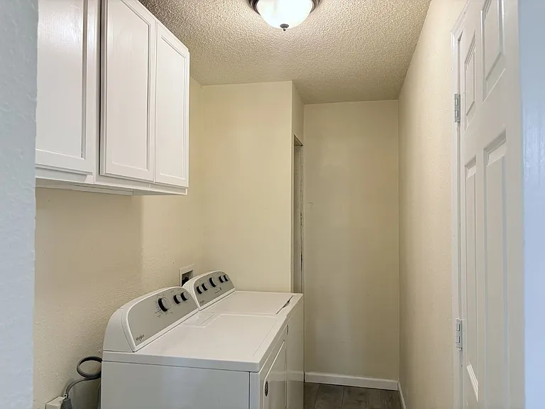 711 Meadowlake Dr — Photo 10