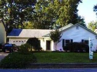 712 Deer Lake Dr, Virginia Beach, VA 23462