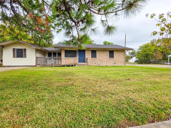 4217 King St, Greenville, TX 75401