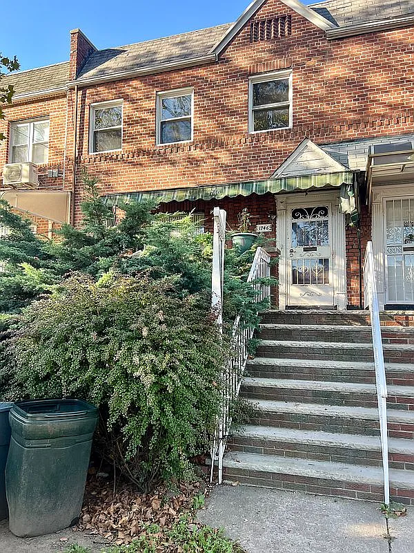 1746 Gerritsen Ave photo 1